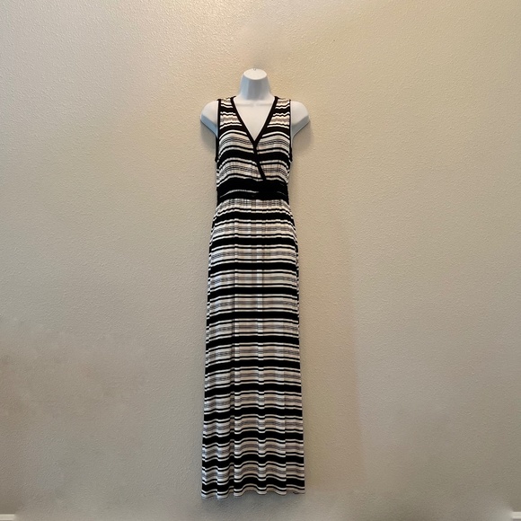 Max Edition Black and White Striped Maxi Dress - NWT - Picture 1 of 4